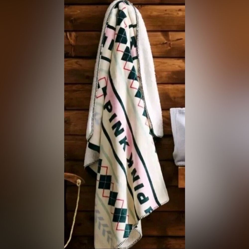 NEW LIMITED EDITION Victoria’s Secret PINK Cozy Plush Argyle Throw